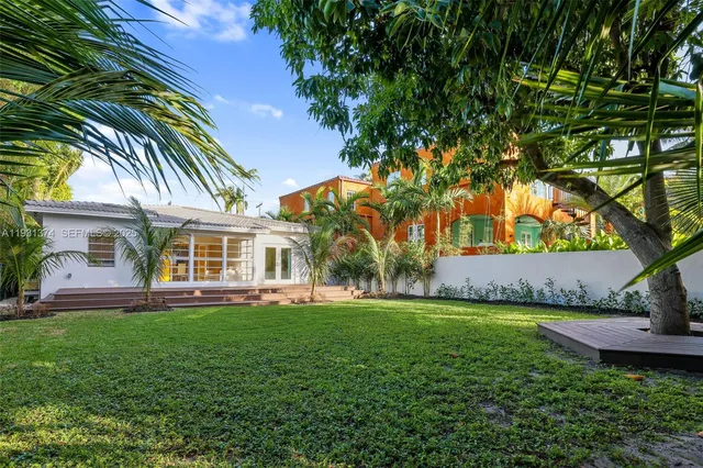$2,400,000 | 3760 Royal Palm Avenue, Miami Beach, FL 33140