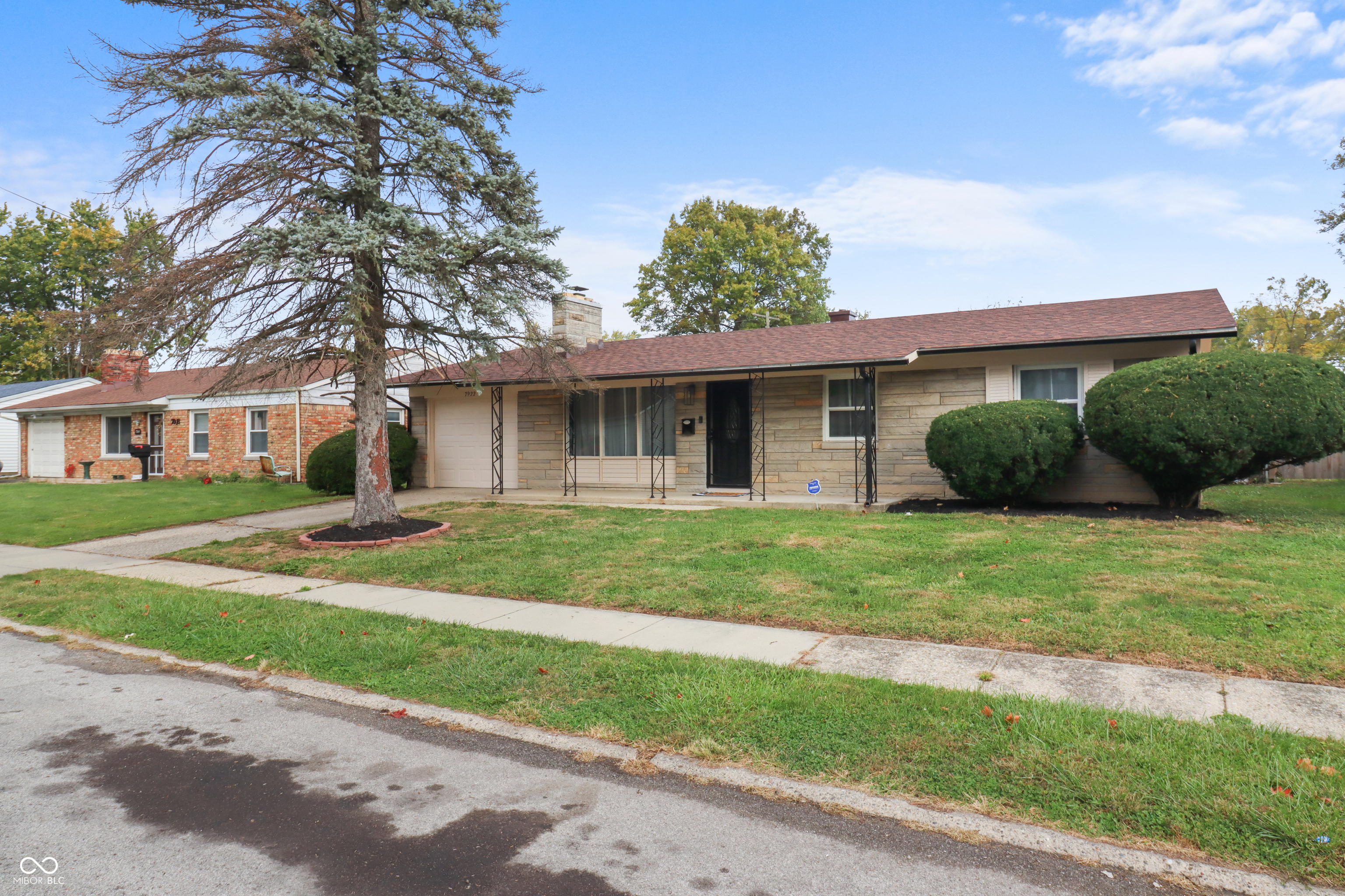 7922 Placing Road Indianapolis, IN 46226 - Photo 2 of 31 Gallery Image 2