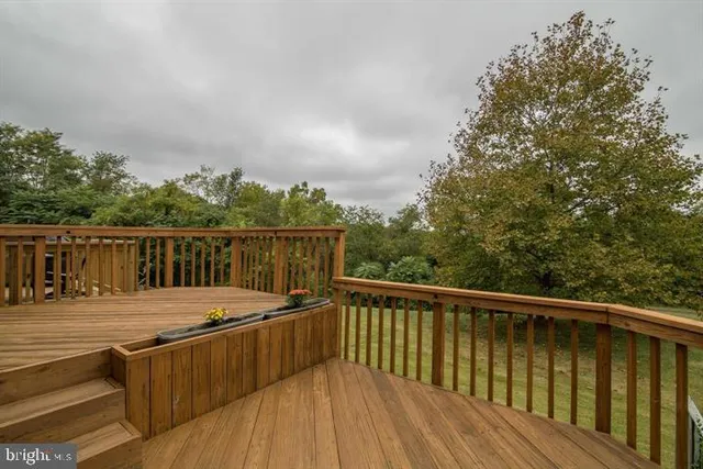 $649,995 | 5706 Lofthill Court, Alexandria, VA 22303