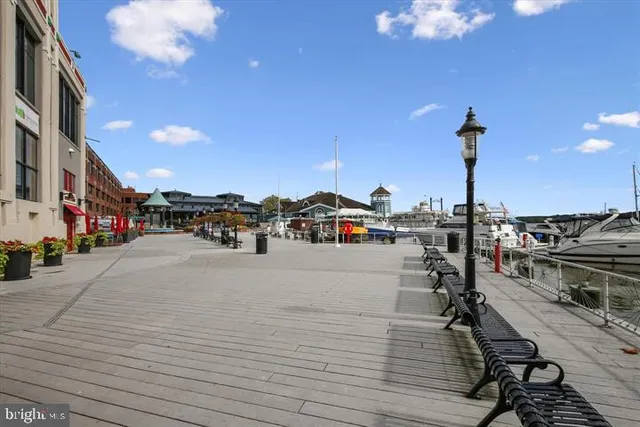 $649,995 | 5706 Lofthill Court, Alexandria, VA 22303