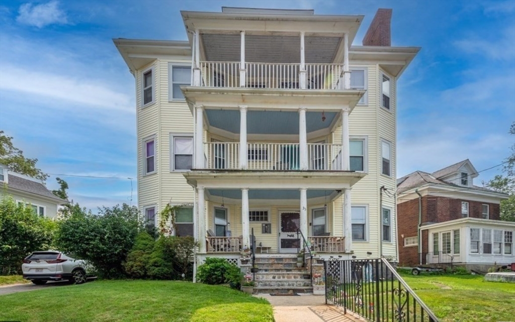 33 Oak Street Boston, MA 02136 - Photo 17 of 34