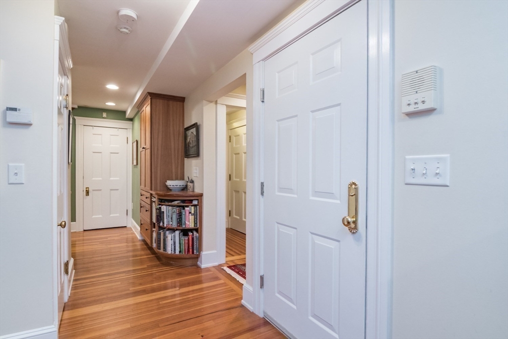 88 Round Hill Road, Unit 2 Northampton, MA 01060 - Photo 14 of 38