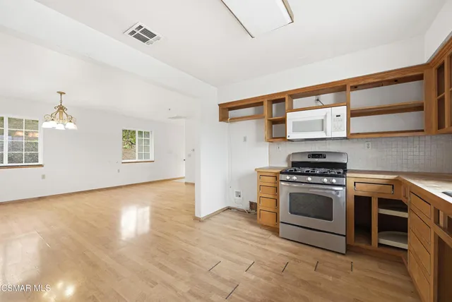 $725,000 | 6130 Birch Street, Simi Valley, CA 93063