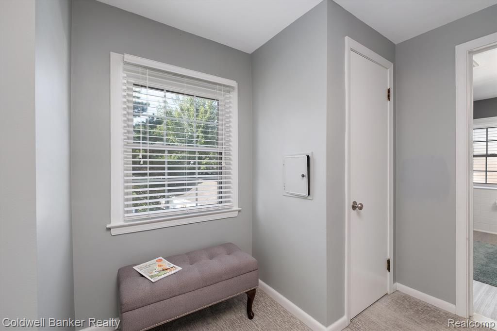 1585 Fairholme Road Grosse Pointe Woods, MI 48236 - Photo 17 of 28