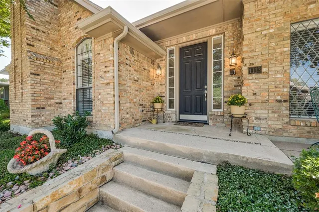 $615,000 | 1113 Derbyshire Lane, Carrollton, TX 75007