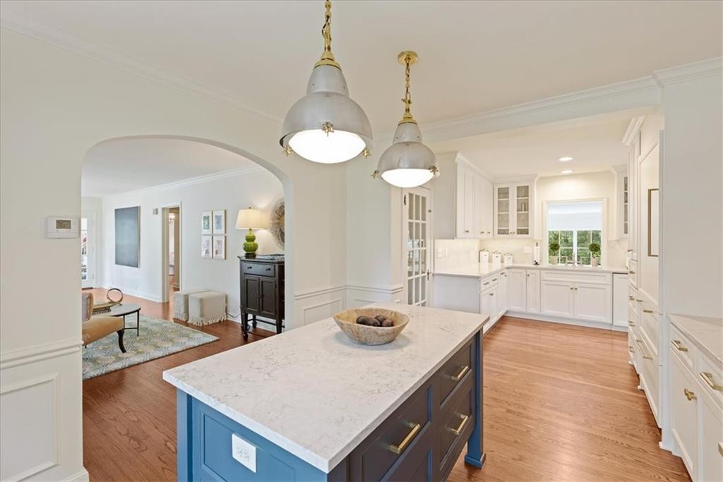 8020 Manor Road Leawood, KS 66206 - Photo 10 of 41 Gallery Image 10
