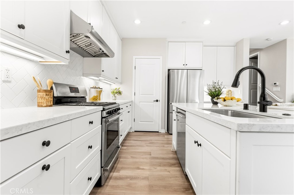 85 Kestrel Irvine, CA 92618 - Photo 8 of 60