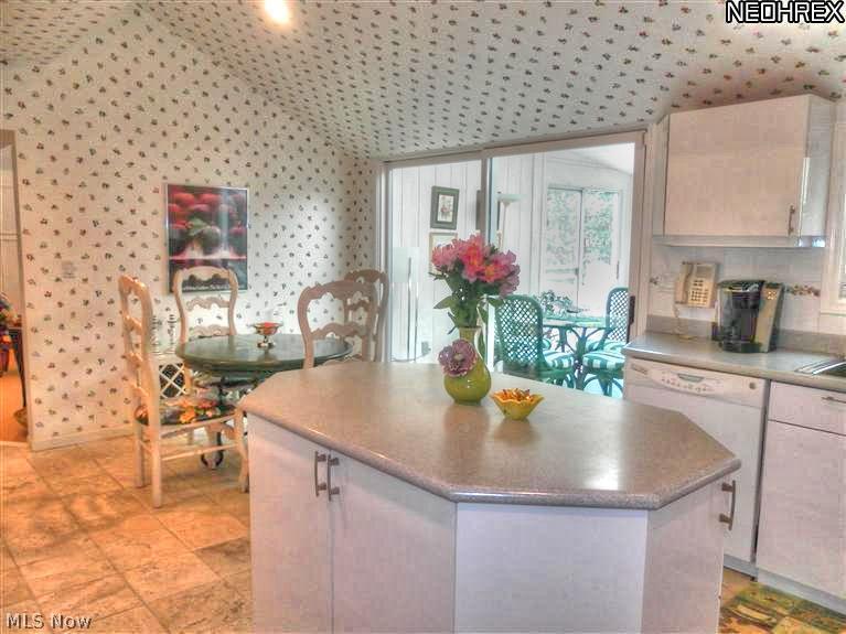33700 Cedar Road Pepper Pike, OH 44124 - Photo 9 of 19 Gallery Image 9