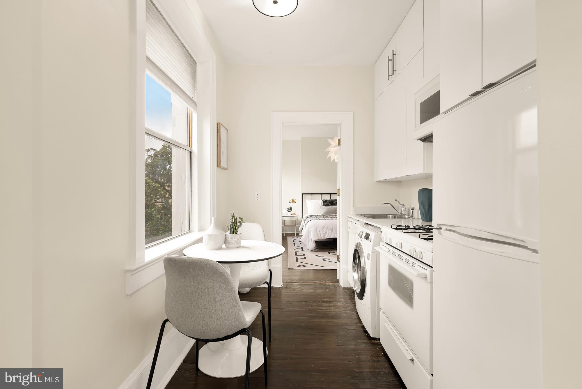 1523 Park Road Northwest, Unit 302 Washington, DC 20010 - Photo 4 of 10 Eat-in Kitchen