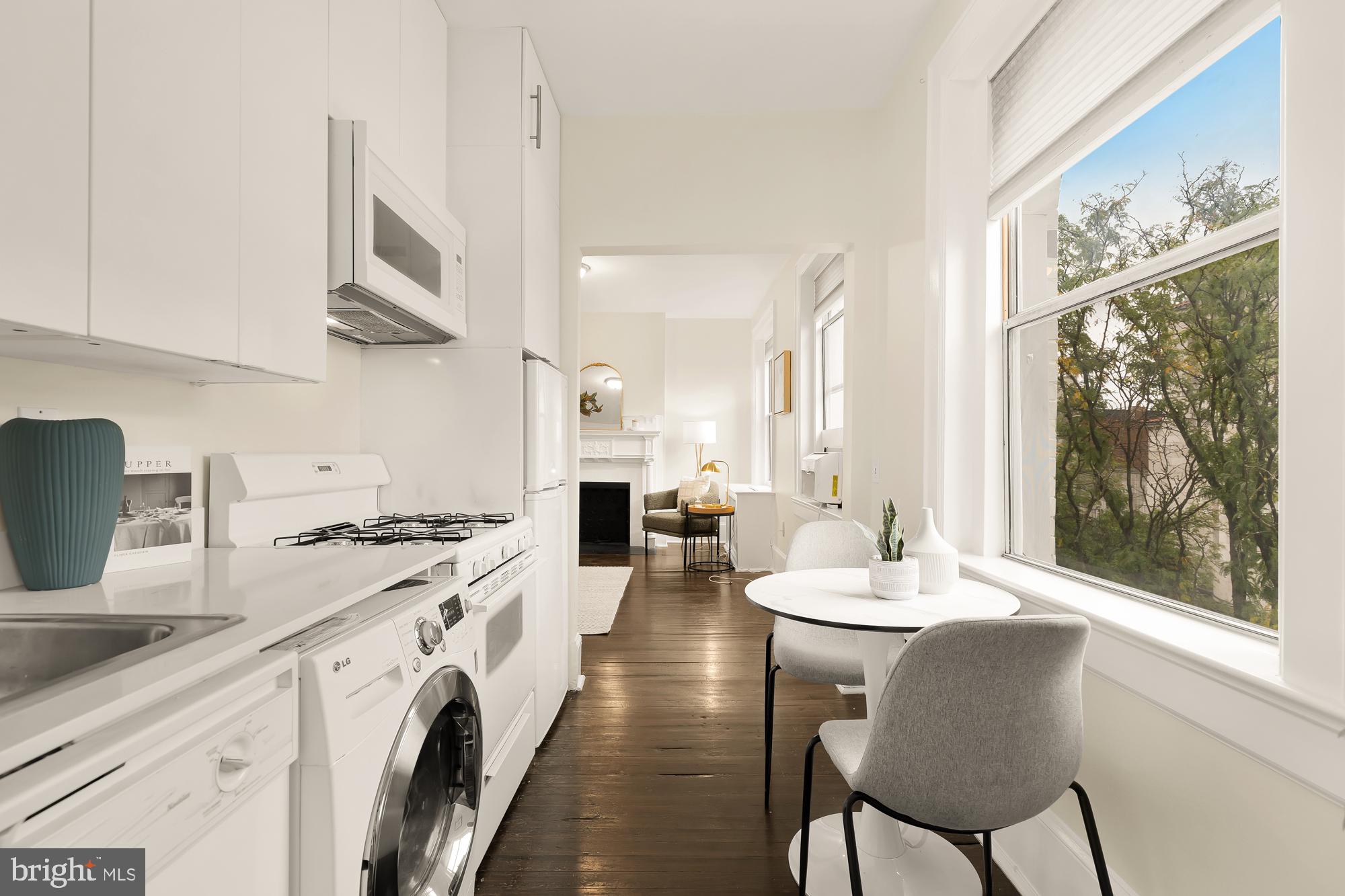 1523 Park Road Northwest, Unit 302 Washington, DC 20010 - Photo 5 of 10 Eat-in Kitchen