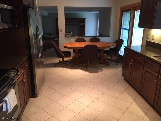5509 Oak Point Road Lorain, OH 44053 - Photo 4 of 30 Gallery Image 4