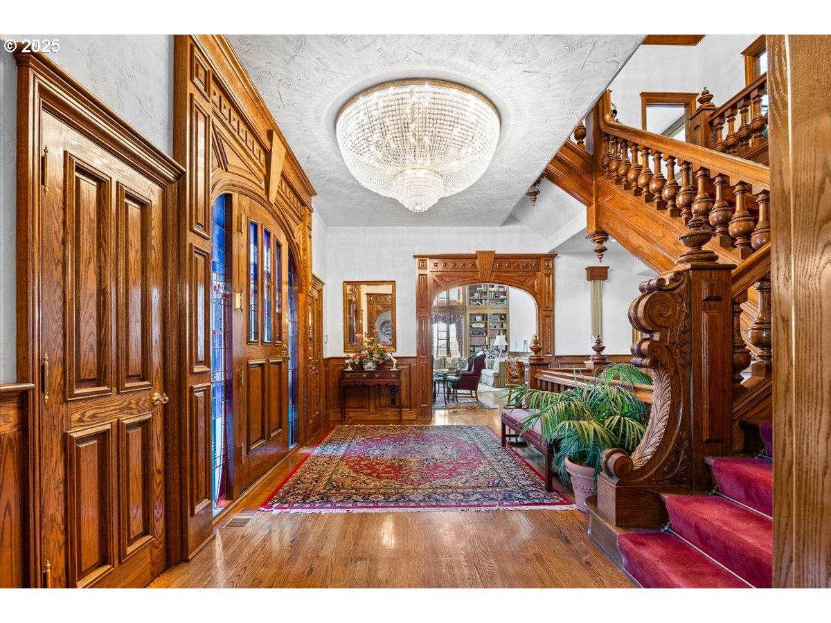 331 Metz Hill Road Oakland, OR 97462 - Photo 23 of 47 a view of living room and patio