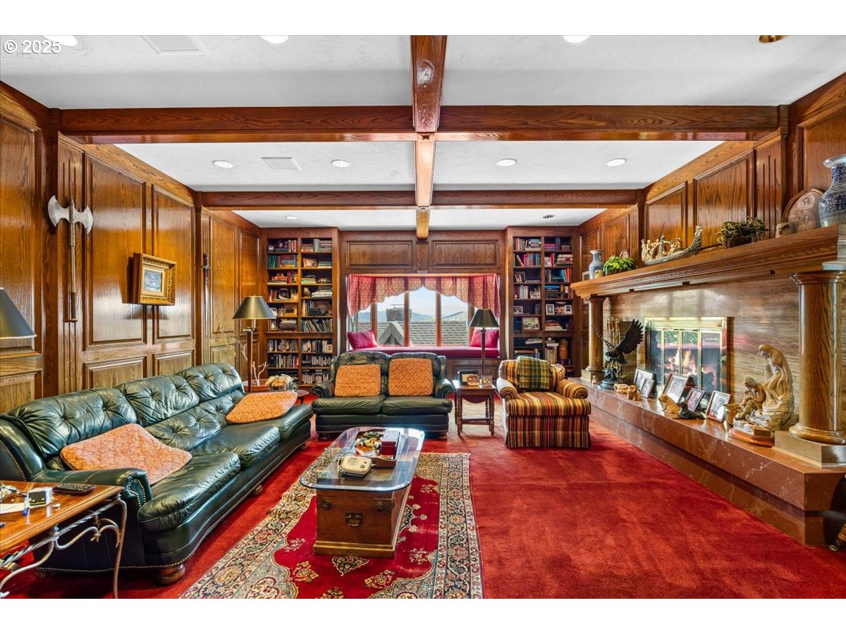 331 Metz Hill Road Oakland, OR 97462 - Photo 24 of 47 a living room with furniture a rug and a window