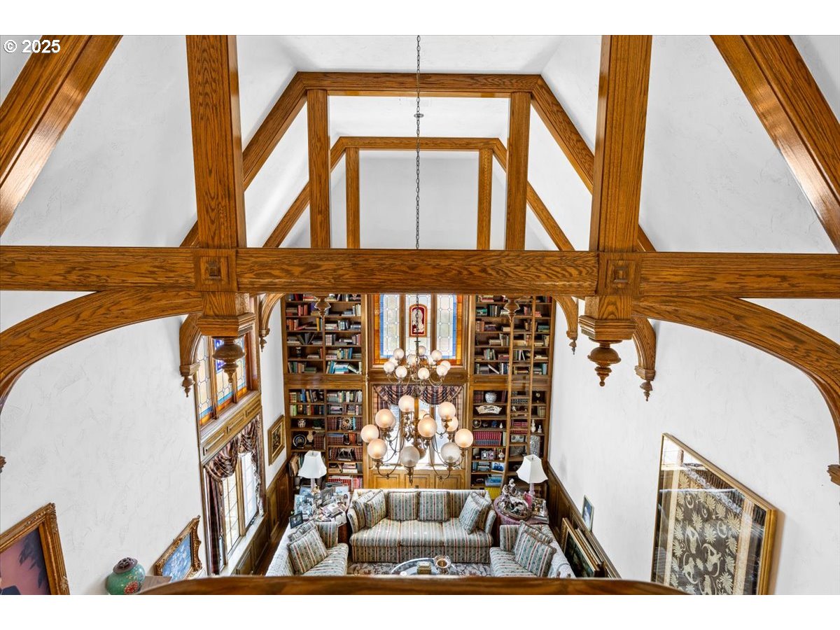 331 Metz Hill Road Oakland, OR 97462 - Photo 30 of 47 a view of a living room