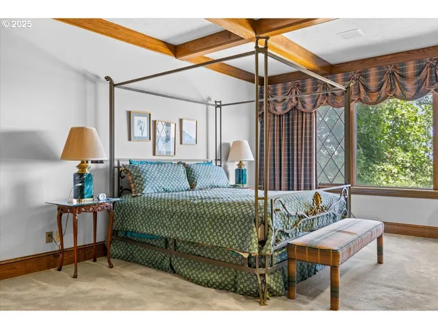 a bathroom with a tub