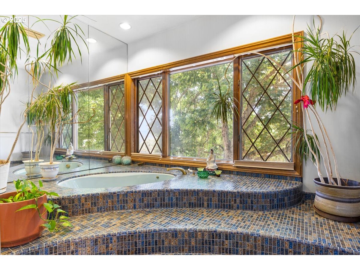 331 Metz Hill Road Oakland, OR 97462 - Photo 40 of 47 a black and white photo of a living room