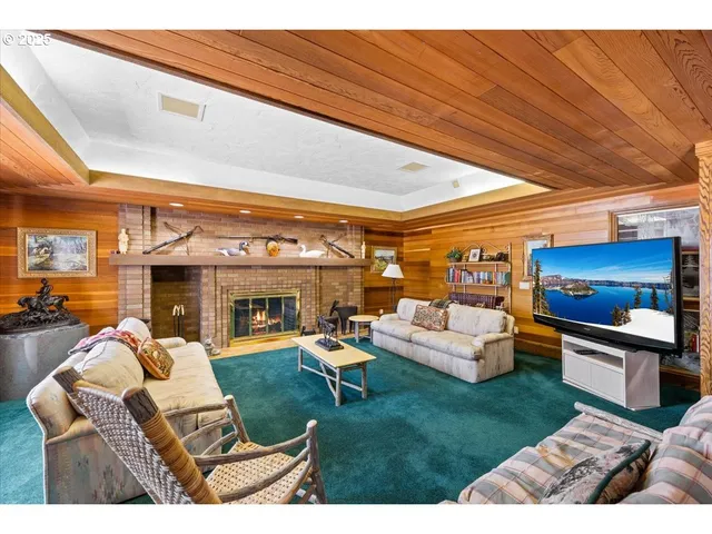 $17,500,000 | 331 Metz Hill Road, Oakland, OR 97462