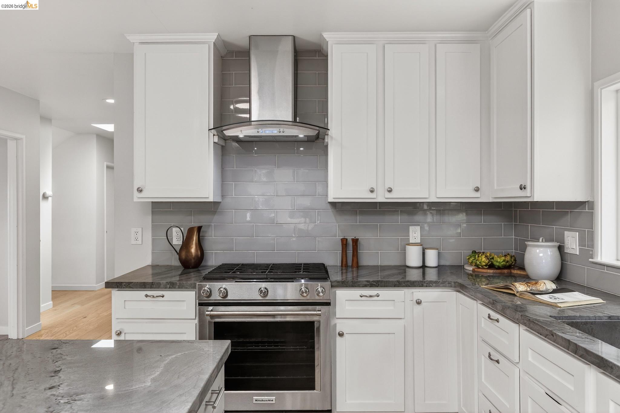 4451 St Andrews Road Oakland, CA 94605 - Photo 11 of 60