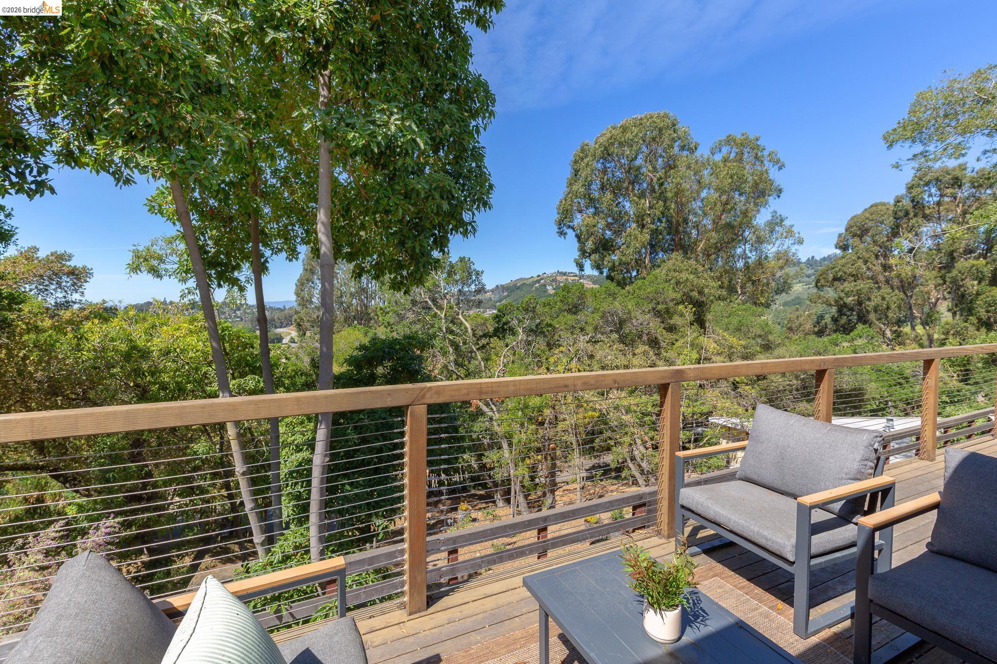 4451 St Andrews Road Oakland, CA 94605 - Photo 6 of 60