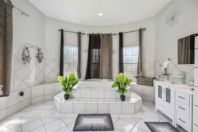 $3,500 | 5027 Creekmont Drive, Houston, TX 77091