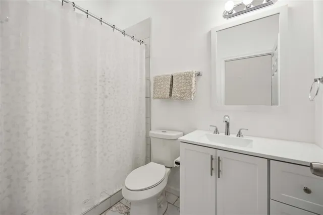 $3,500 | 5027 Creekmont Drive, Houston, TX 77091