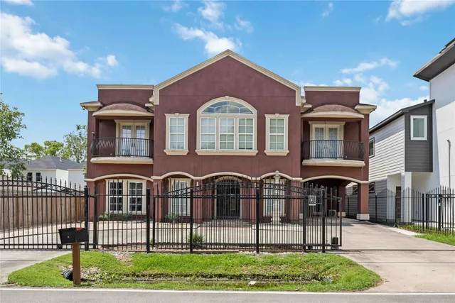 $3,500 | 5027 Creekmont Drive, Houston, TX 77091