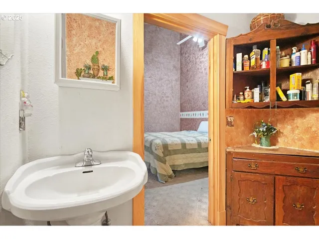 $525,000 | 2825 Highway 12, Salkum, WA 98582