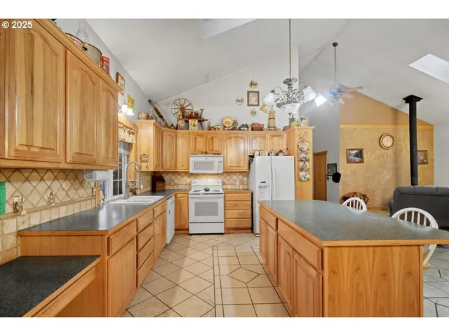 $525,000 | 2825 Highway 12, Salkum, WA 98582