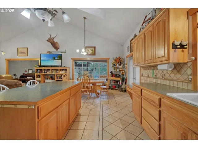 $525,000 | 2825 Highway 12, Salkum, WA 98582