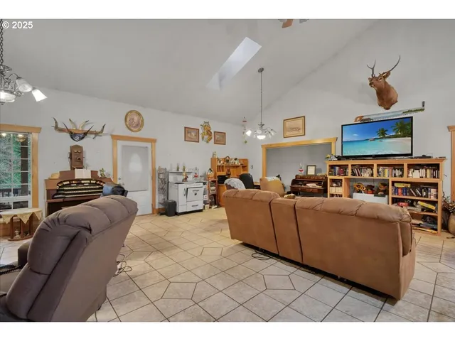 $525,000 | 2825 Highway 12, Salkum, WA 98582