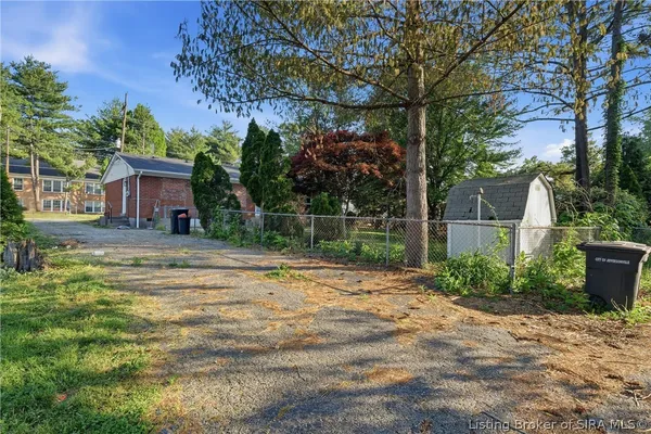 $258,900 | 1520 East 8th Street, Jeffersonville, IN 47130