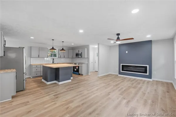 $258,900 | 1520 East 8th Street, Jeffersonville, IN 47130