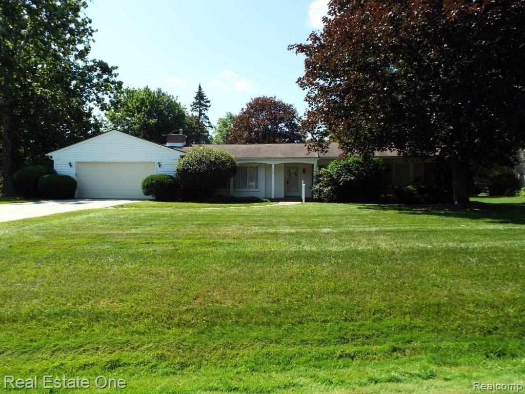 28211 Westerleigh Road Farmington Hills, MI 48334 - Photo 1 of 48