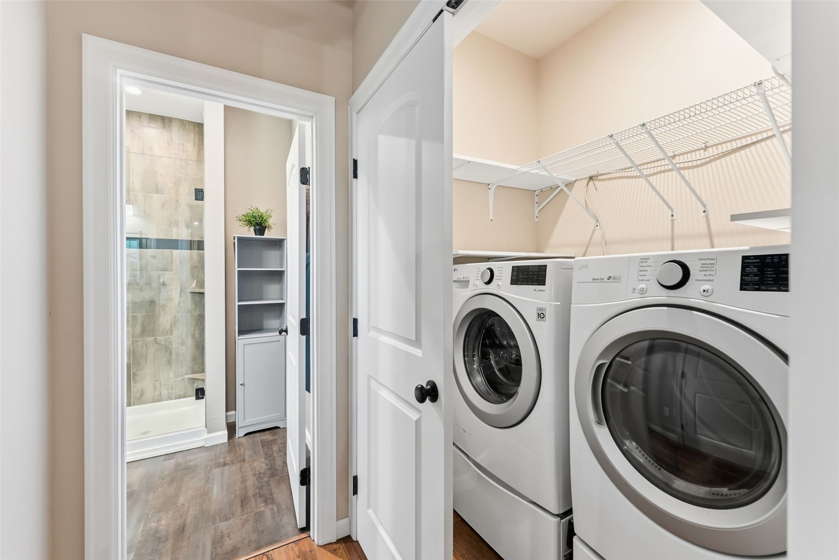 1227 Edgewood Road Alma, CO 80420 - Photo 29 of 39 Carriage House Apartment Laundry