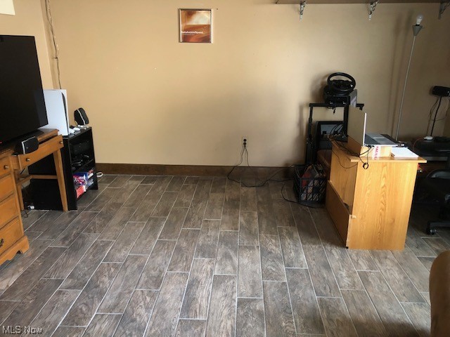 1571 Commodore Road Cleveland, OH 44124 - Photo 17 of 31