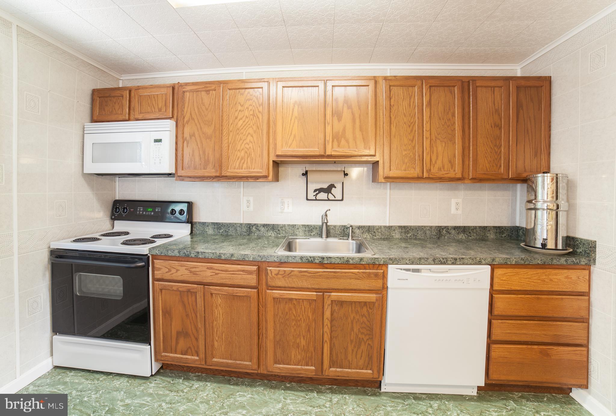 15506 Bond Mill Road Laurel, MD 20707 - Photo 13 of 29 Kitchen