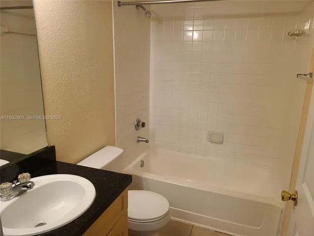 $250,000 | 9983 Nob Hill Court, Sunrise, FL 33351