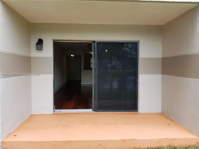 $250,000 | 9983 Nob Hill Court, Sunrise, FL 33351