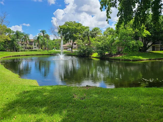 $250,000 | 9983 Nob Hill Court, Sunrise, FL 33351