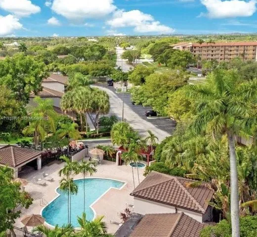 $250,000 | 9983 Nob Hill Court, Sunrise, FL 33351