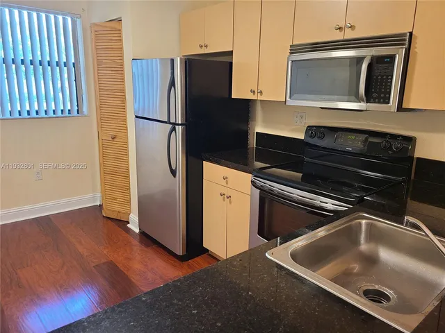 $250,000 | 9983 Nob Hill Court, Sunrise, FL 33351