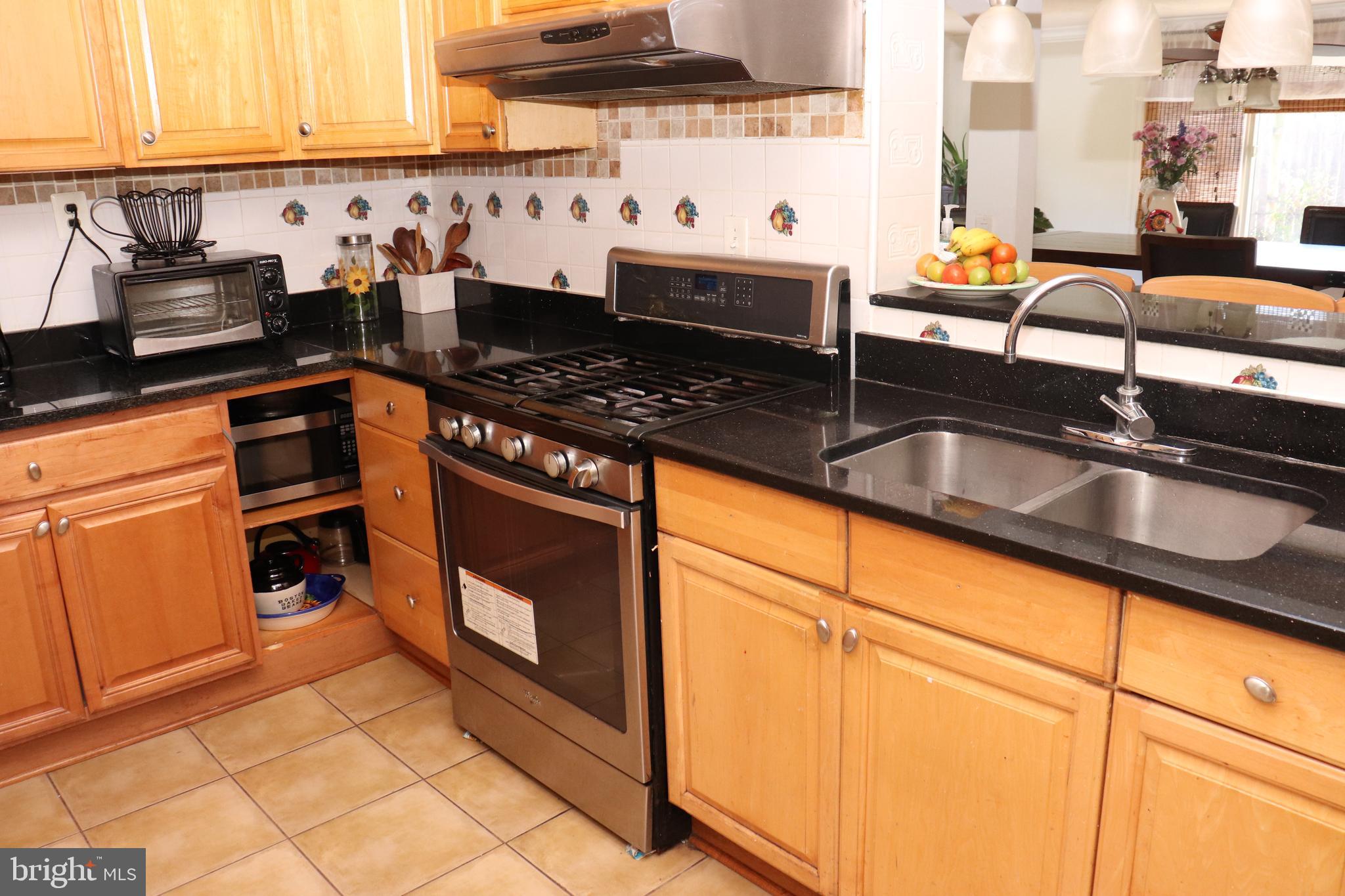 12232 Bluhill Road Silver Spring, MD 20902 - Photo 13 of 48 Kitchen