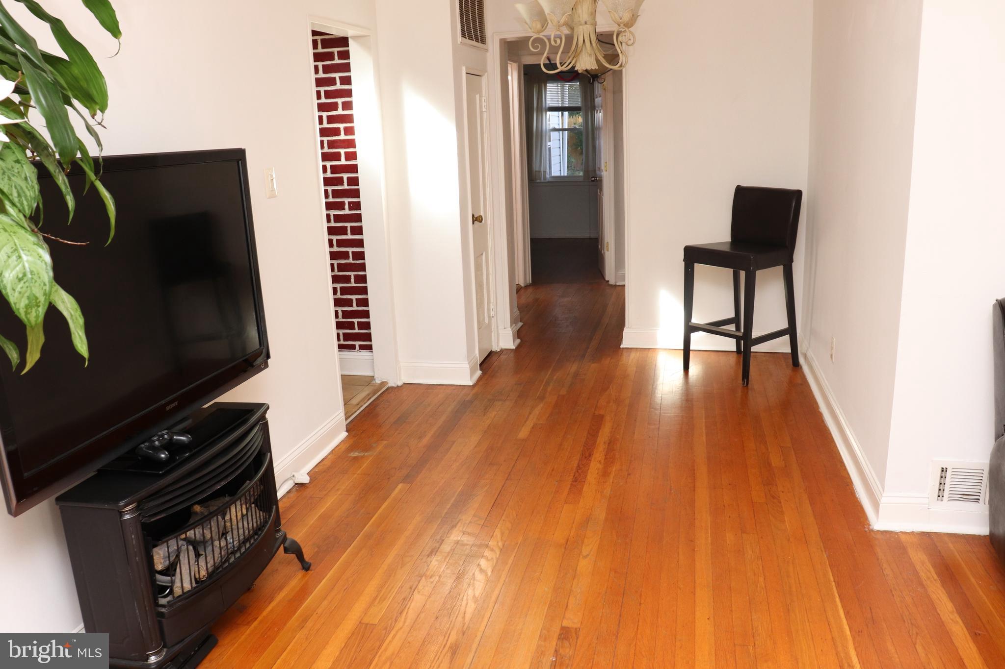 12232 Bluhill Road Silver Spring, MD 20902 - Photo 16 of 48 Living Room