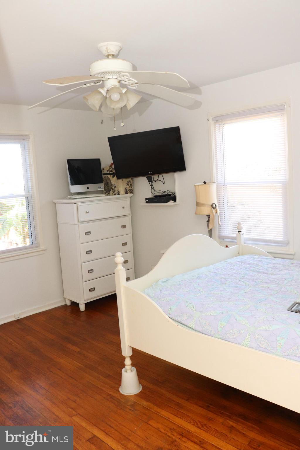 12232 Bluhill Road Silver Spring, MD 20902 - Photo 21 of 48 Bedroom
