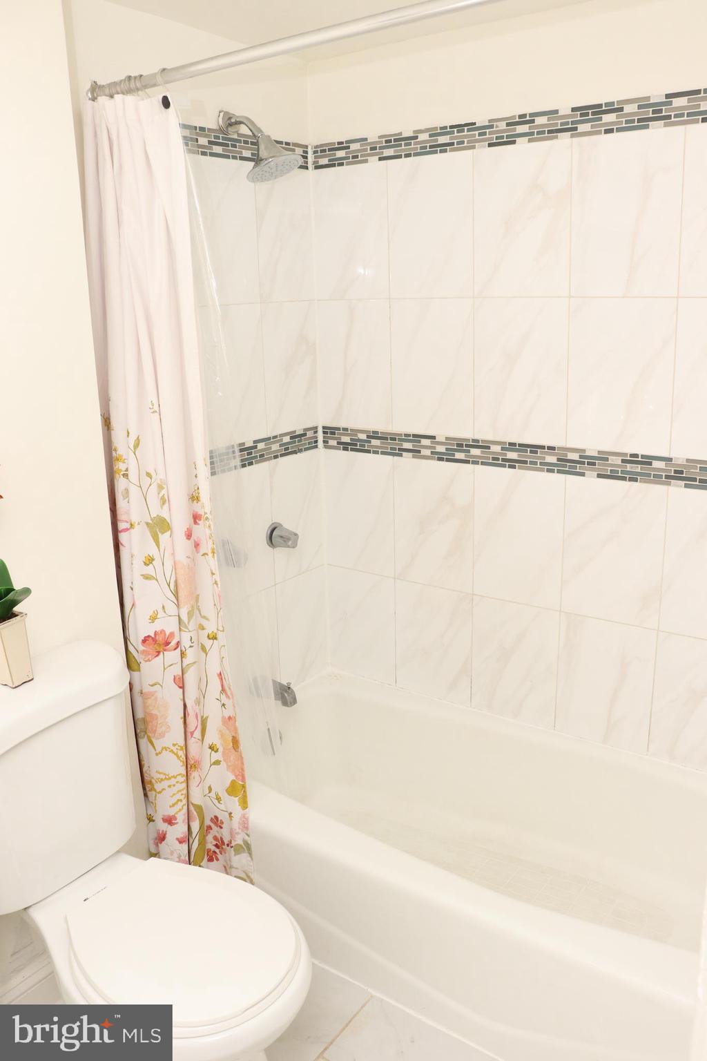 12232 Bluhill Road Silver Spring, MD 20902 - Photo 33 of 48 Bethroom