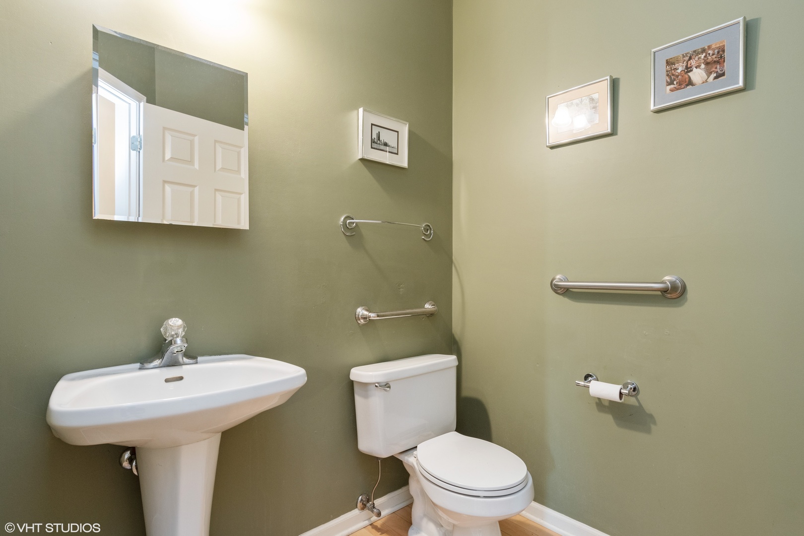 738 Riding Lane St. Charles, IL 60174 - Photo 8 of 16 Gallery Image 8