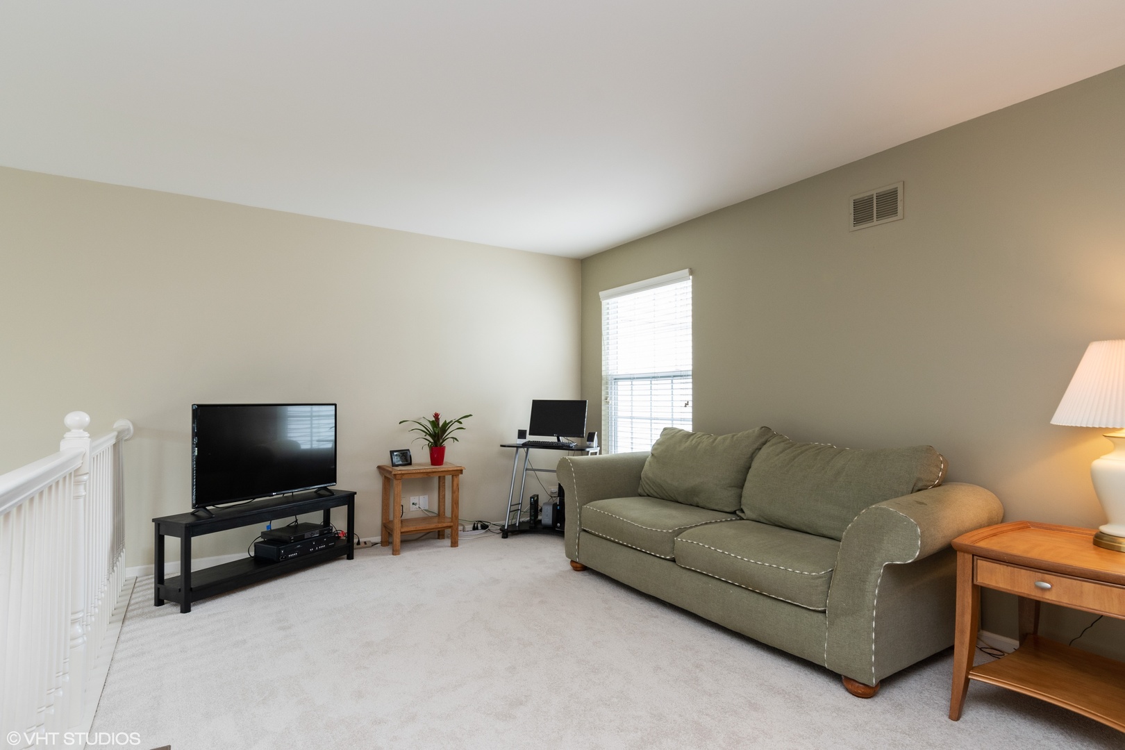 738 Riding Lane St. Charles, IL 60174 - Photo 9 of 16 Gallery Image 9