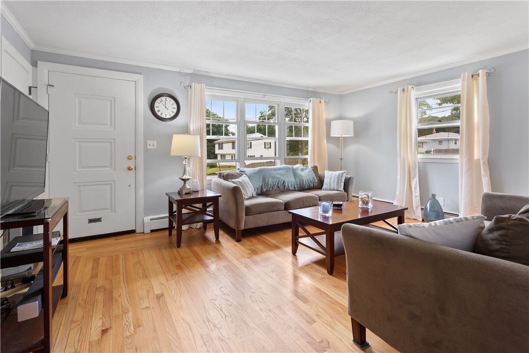 25 Mayfair Road Cumberland, RI 02864 - Photo 4 of 29
