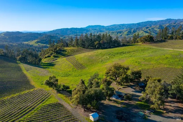 $4,300,000 | 18276 Highway 128, Calistoga, CA 94515
