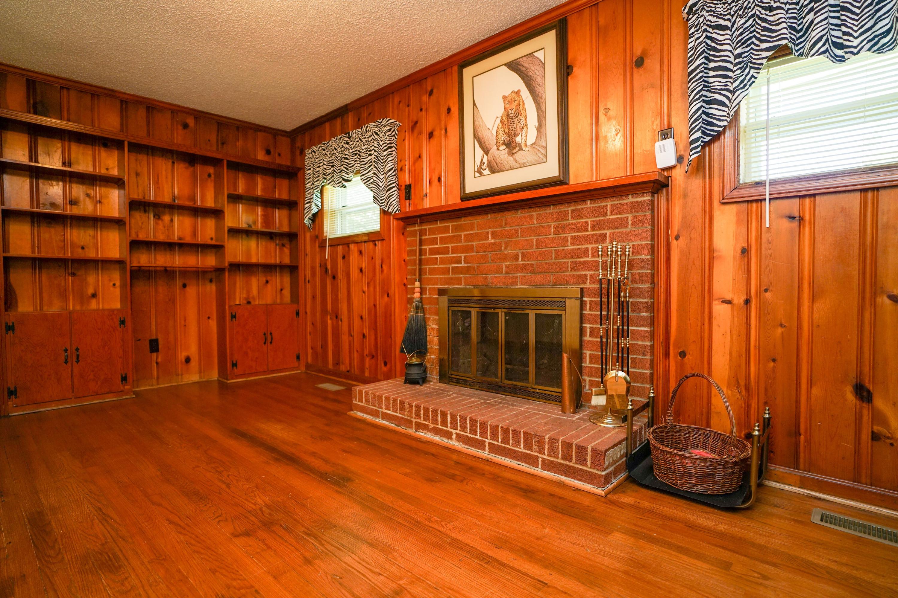 8905 North Hickory Valley Road Chattanooga, TN 37416 - Photo 13 of 23 Photo Oct 05, 10 10 22 AM